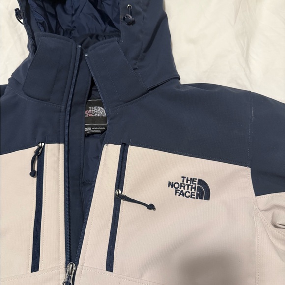 The North Face Men's Navy and Cream Jacket - Picture 7 of 15